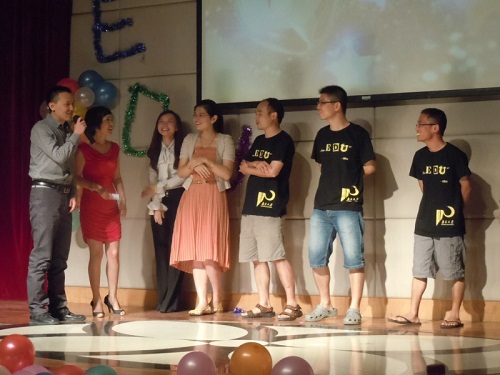 团队成员参加院毕业晚会 团队成员参加院毕业晚会