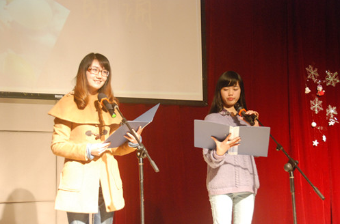 团队成员参加2012院迎新晚会 团队成员参加2012院迎新晚会