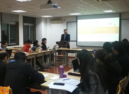 团队举行博士学位论文进展汇报