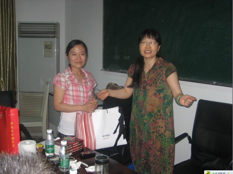 团队欢送2011届毕业生郭丽丽同学 团队欢送2011届毕业生郭丽丽同学