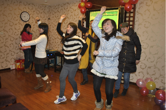 庆元旦、迎新年：欢乐、惊喜、感恩