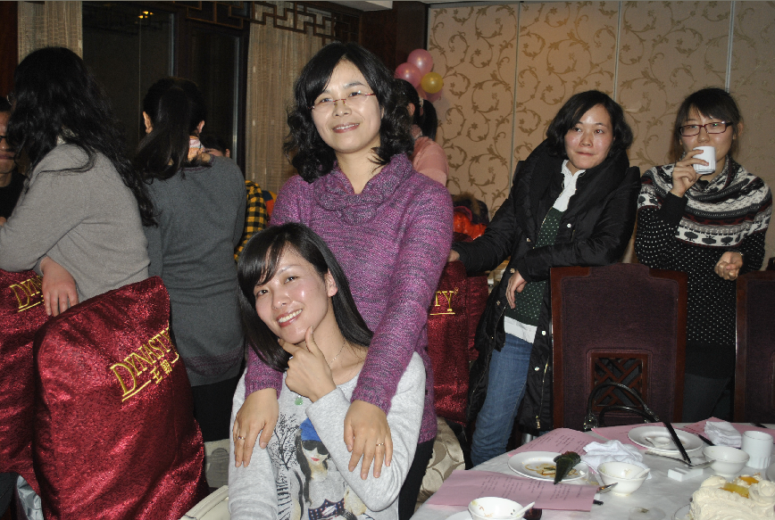 庆元旦、迎新年：欢乐、惊喜、感恩