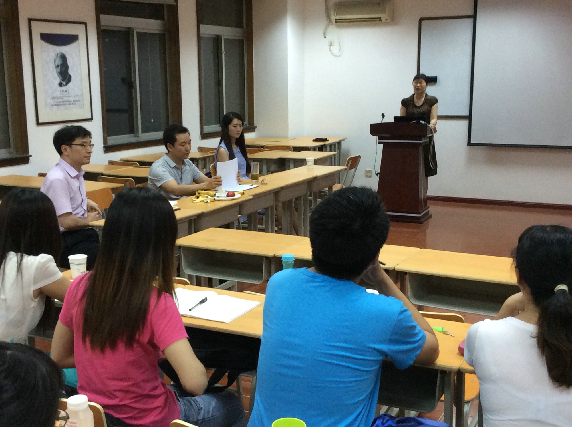 汪霞教授团队2012级硕士研究生学位论文开题报告会 汪霞教授团队2012级硕士研究生学位论文开题报告会