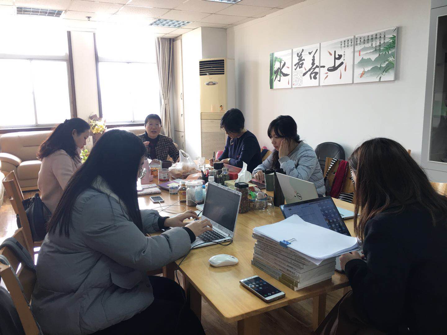 《南京大学研究生教育发展史（2018）》课题组举行第三次研讨会