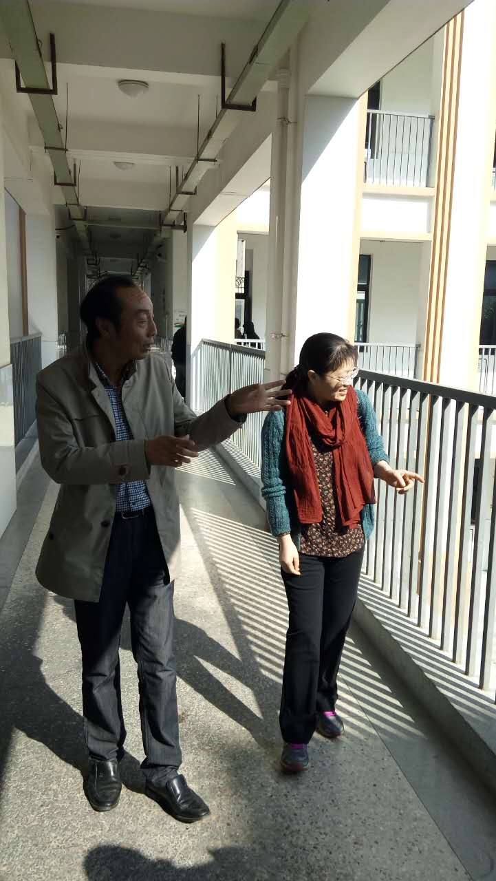 团队前往六合区竹镇民族小学进行实地考察 团队前往六合区竹镇民族小学进行实地考察