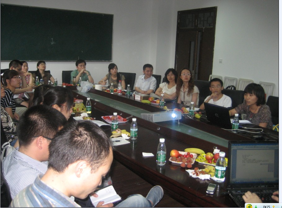 团队召开2010级硕士年度报告会