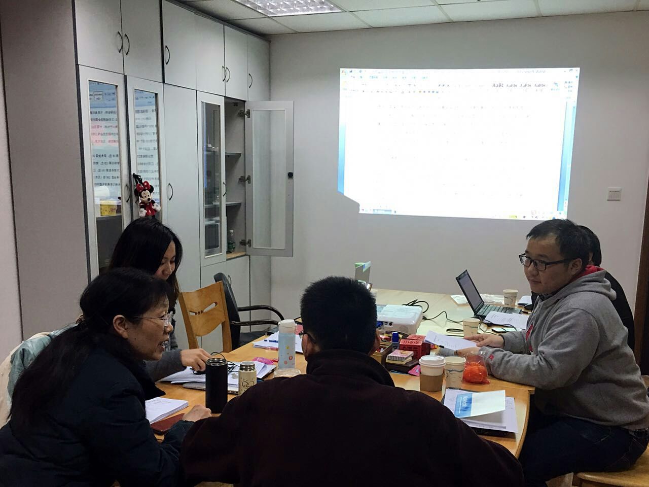课题组召开《江苏省研究生教育质量年度报告（2016）》撰写研讨会