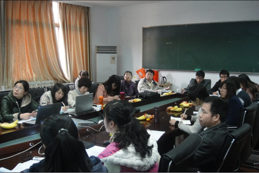 学术思想的交流与碰撞――记团队博士生论文开题和论文进展报告
