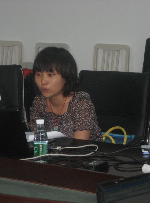 团队召开2010级硕士年度报告会 团队召开2010级硕士年度报告会