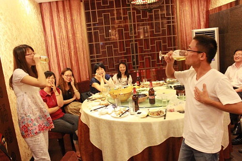 团队举办2010级硕士开题暨2012届毕业欢送会 团队举办2010级硕士开题暨2012届毕业欢送会