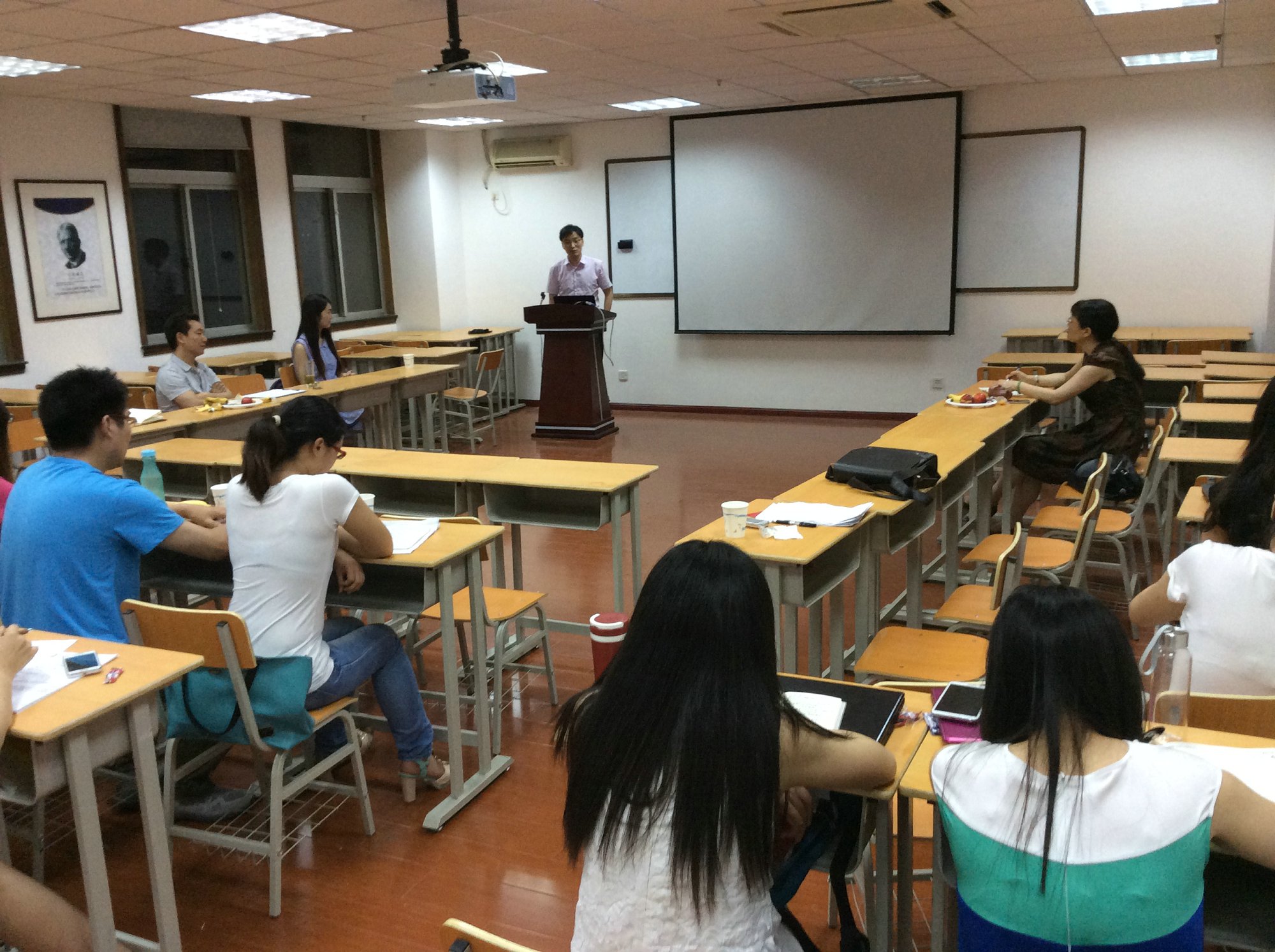 汪霞教授团队2012级硕士研究生学位论文开题报告会