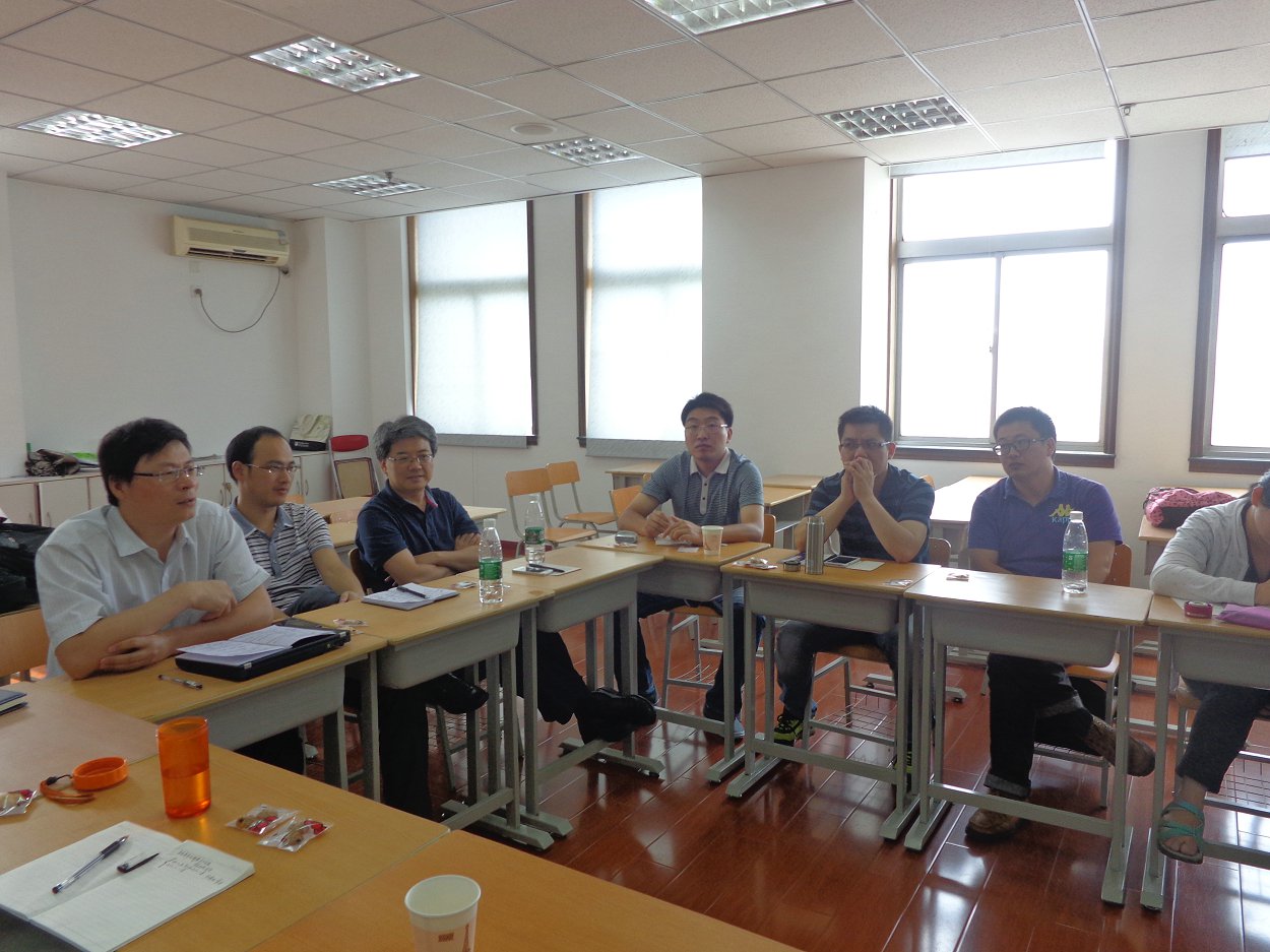 团队召开学期总结会