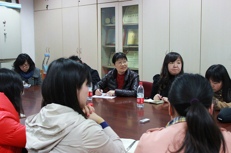 北京师范大学学术学位研究生课程体系建设师生座谈会