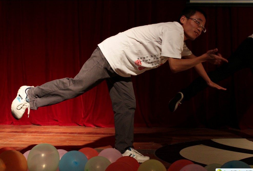 团队在我院2011届毕业晚会上奉献精彩节目 团队在我院2011届毕业晚会上奉献精彩节目