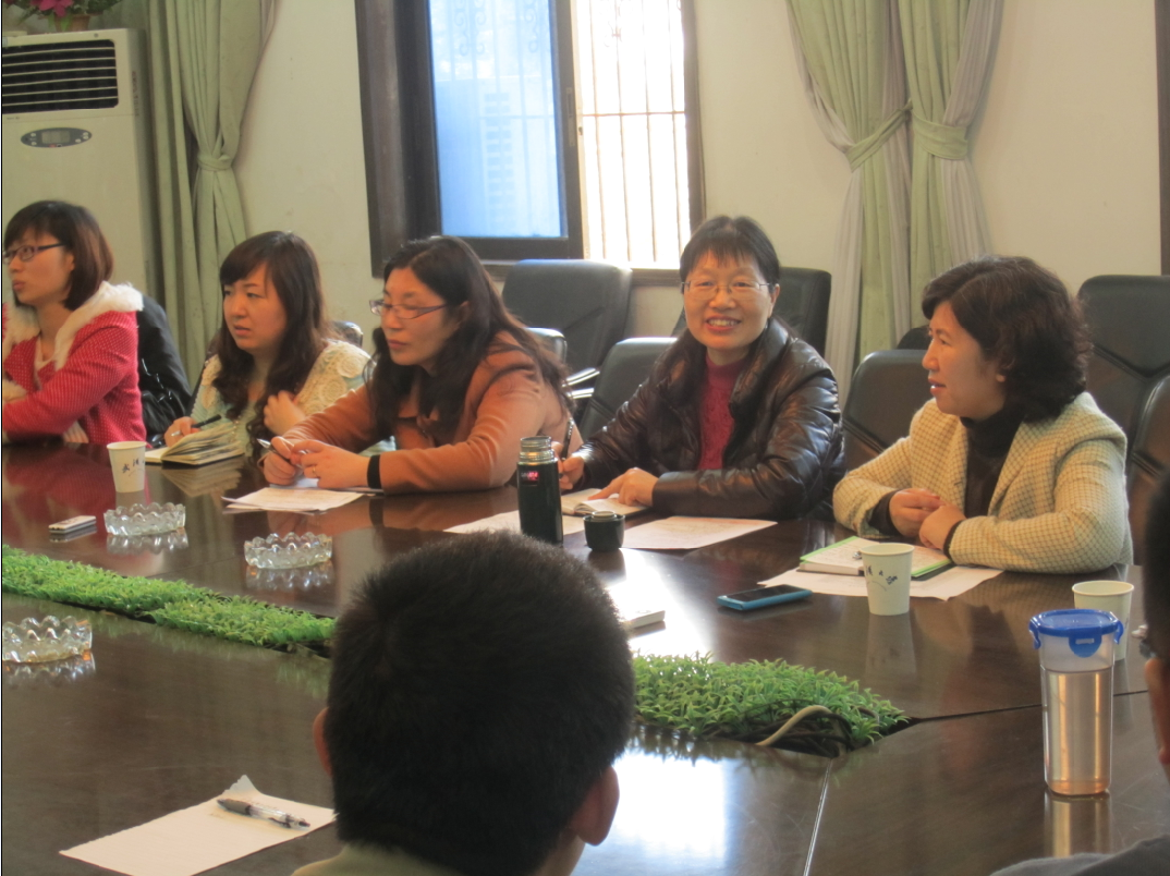 武汉大学学术学位研究生课程体系建设师生座谈会 武汉大学学术学位研究生课程体系建设师生座谈会